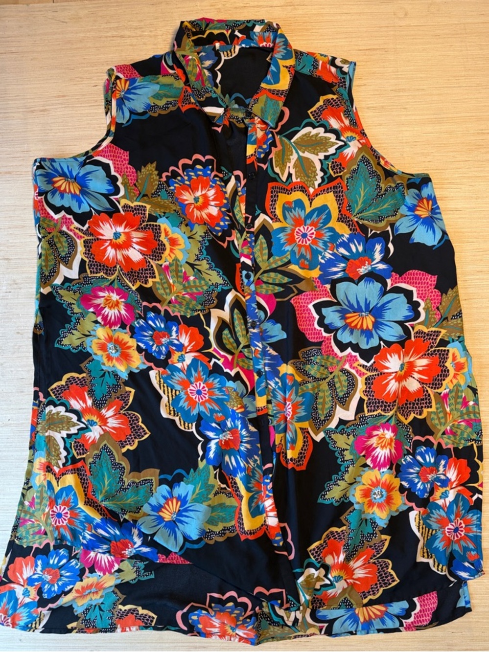 Tropical Floral Sleeveless breezy flowy  Button-Down Collared Top w side slits
